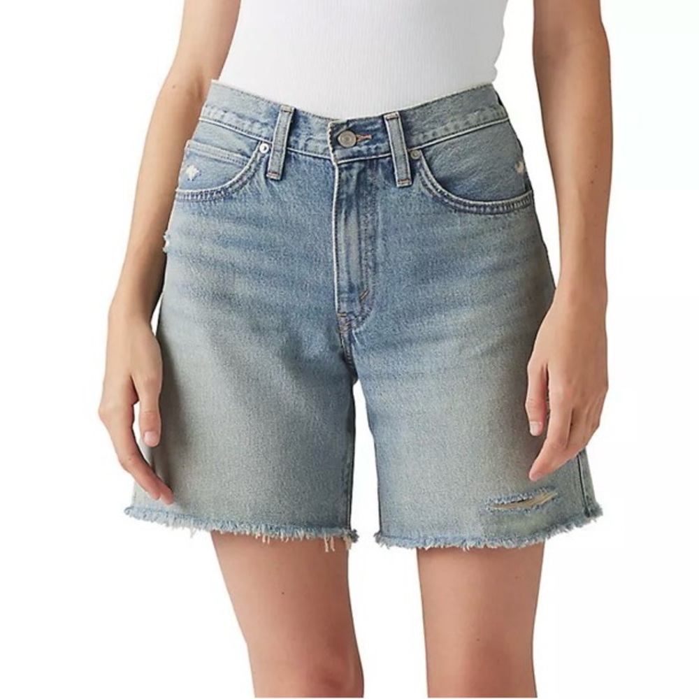 Levi's Women's 94 Baggy Shorts 31”